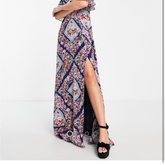 Hope and Ivy Priya open back maxi - Picture 4 of 5